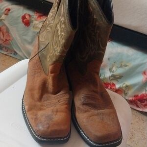 Old west,size 6 men's western boot, brown and green